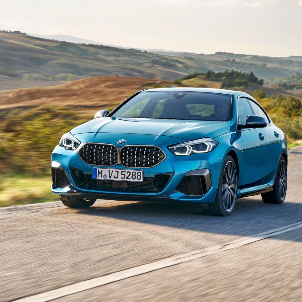 BMW 2 Series Gran Coupe - đối thủ của Mercedes CLA, chính thức ra mắt
