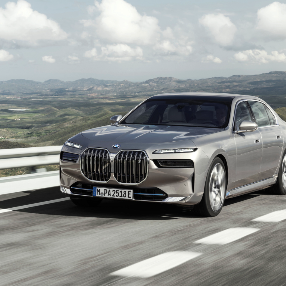 BMW 7 Series G70 ra mắt - bạn đã sẵn sàng cho kỷ nguyên mới về thiết kế của BMW?