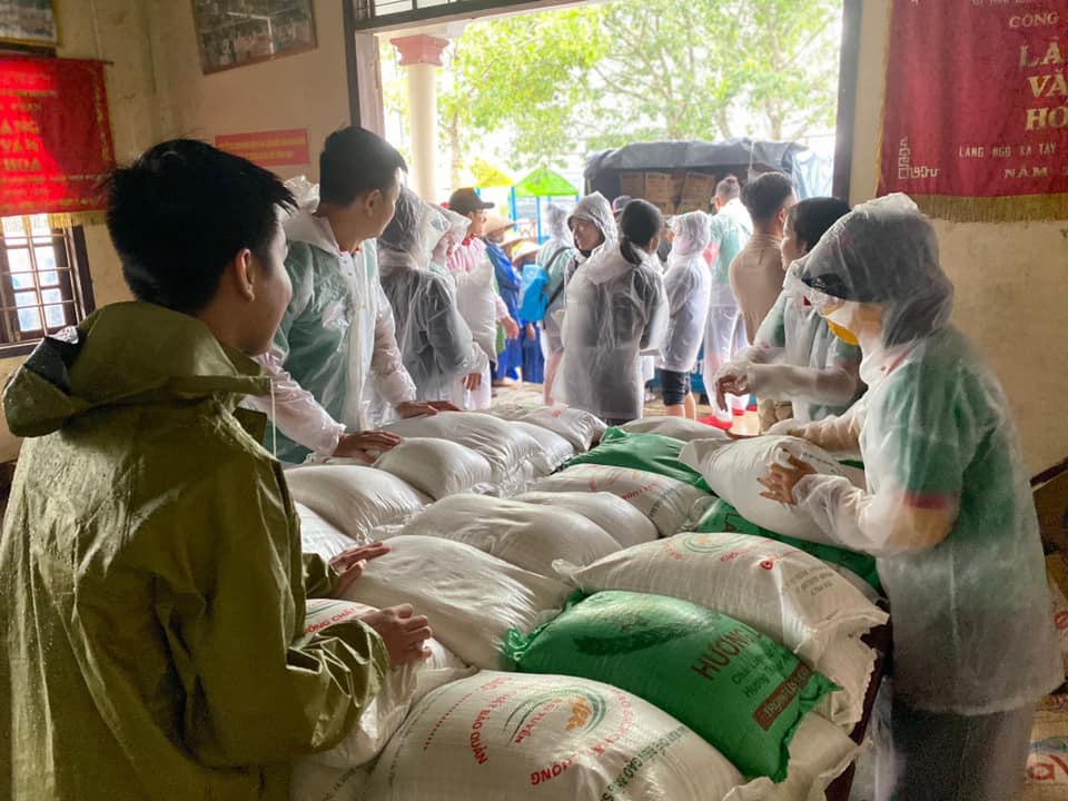 BMW Car Club Vietnam ủng hộ hơn 70 triệu Đồng ủng hộ đồng bào miền Trung bị ảnh hưởng bão lũ