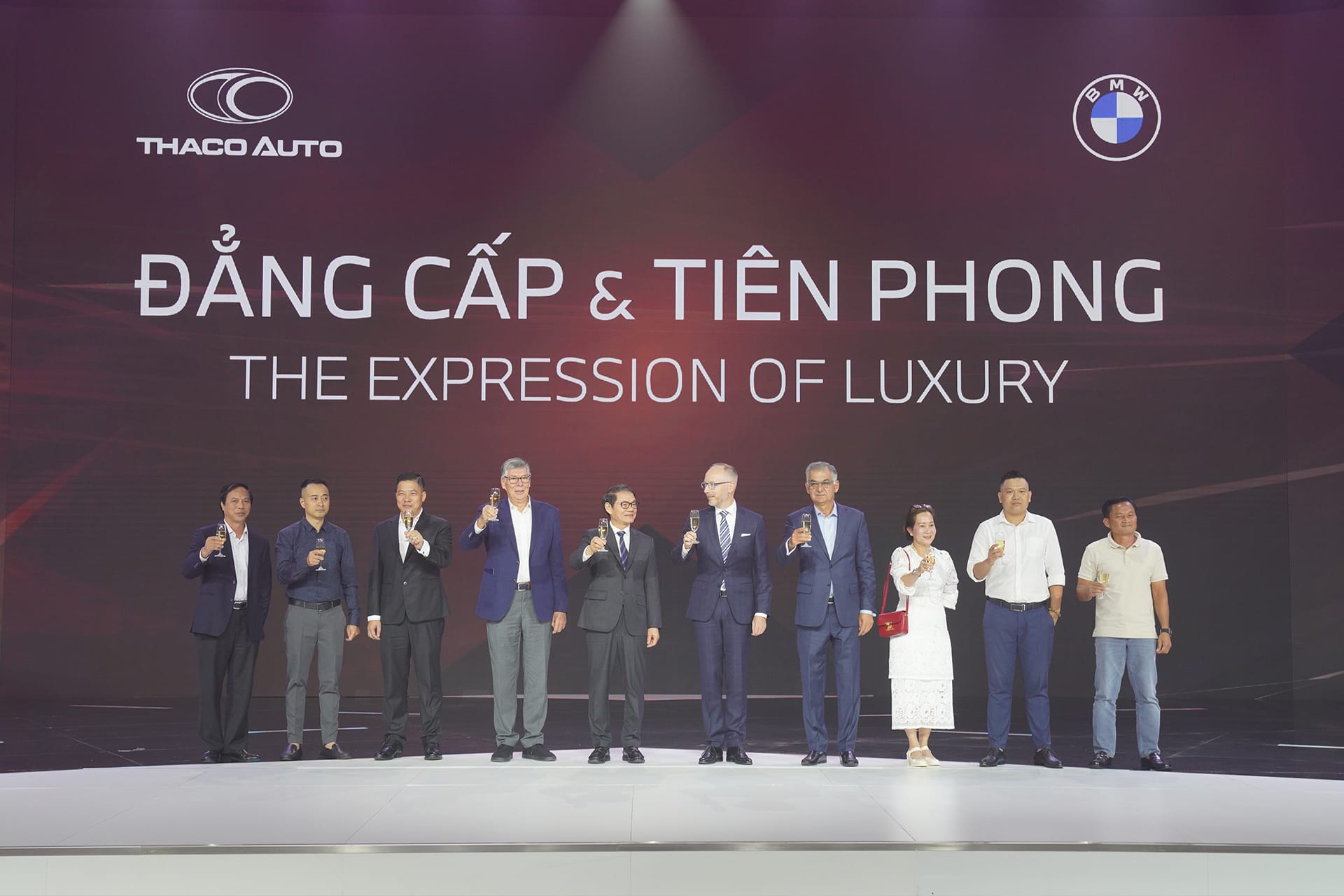BMW Car Club Vietnam tham dự đêm tiệc ra mắt BMW XM và BMW X5 LCI - “Đẳng cấp và Tiên phong” của THACO AUTO