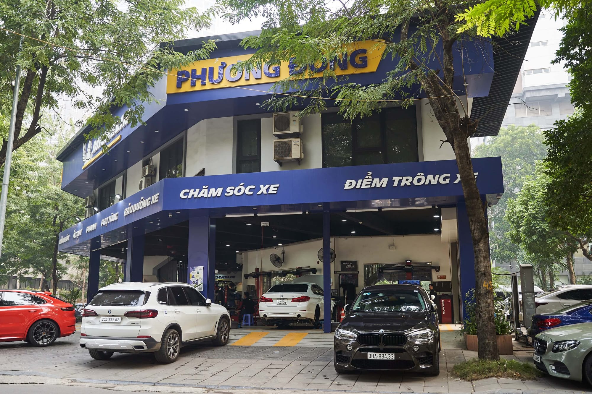 Các thành viên Hanoi Chapter tham quan mô hình Michelin Car Service