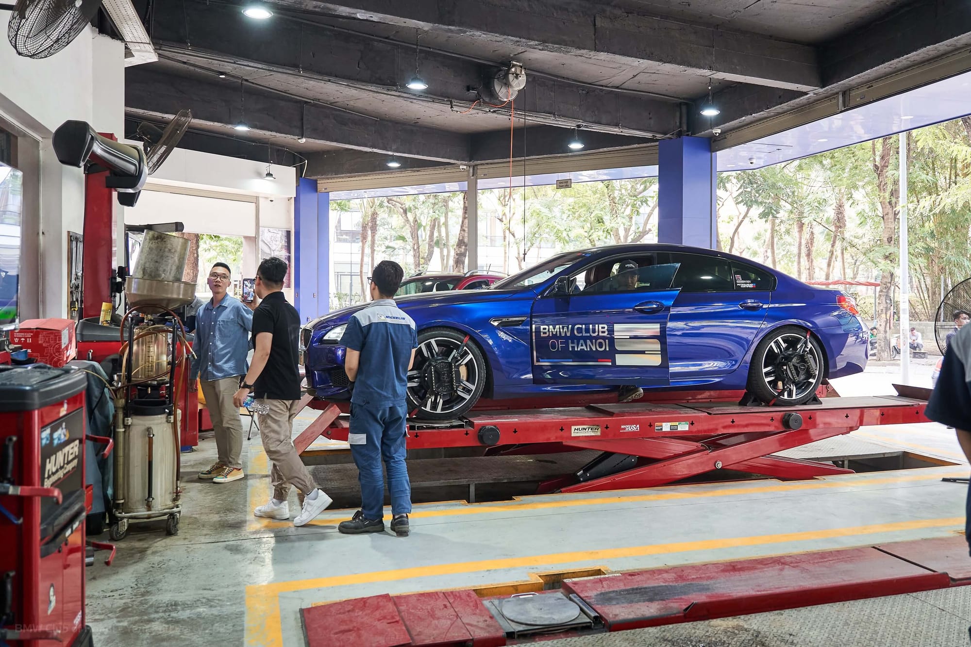 Các thành viên Hanoi Chapter tham quan mô hình Michelin Car Service